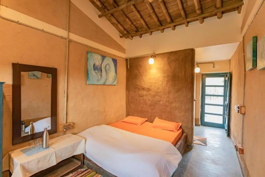 Массури: SaffronStays Kaivalya - pet-friendly sustainable mudhouse