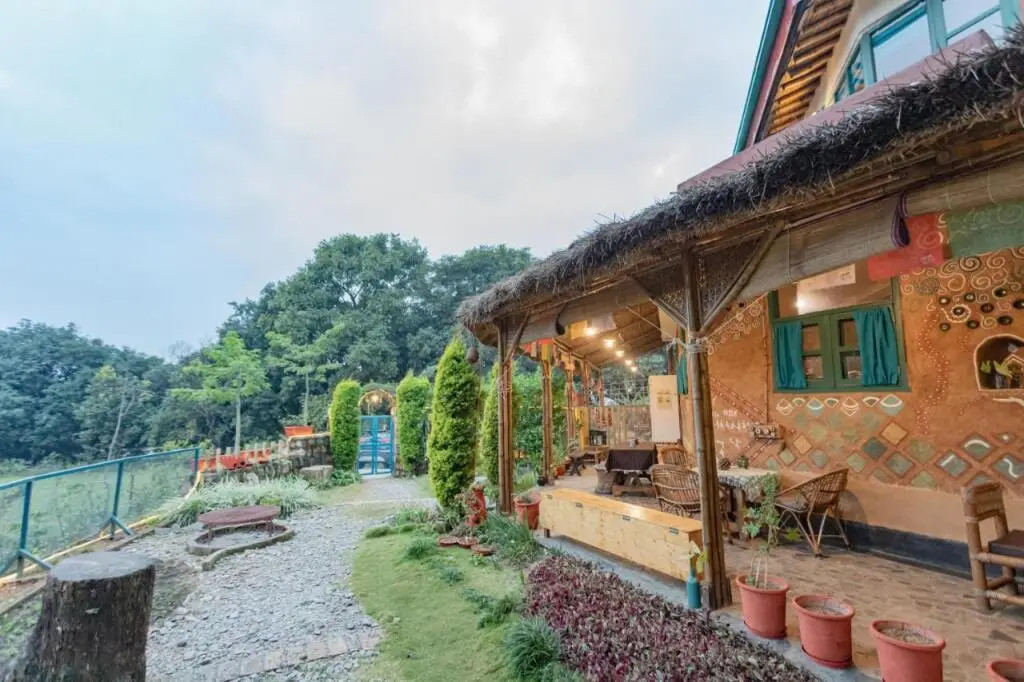 SaffronStays Kaivalya - pet-friendly sustainable mudhouse — фото 1