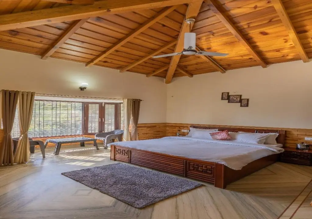 Наинитал: Saffronstays Willow Castle, Bhimtal - Pet-Friendly Home Near Bhimtal Lake