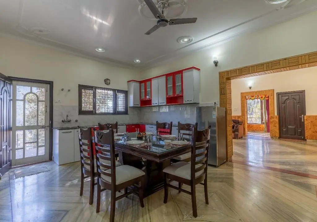 Наинитал: Saffronstays Willow Castle, Bhimtal - Pet-Friendly Home Near Bhimtal Lake