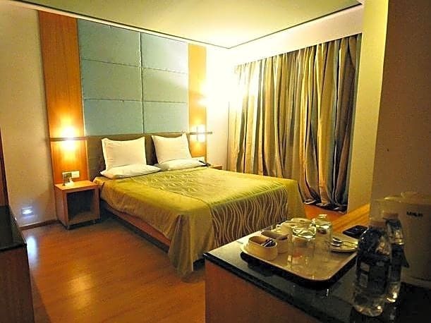 Малпе: Srinivas Saffron Hotel