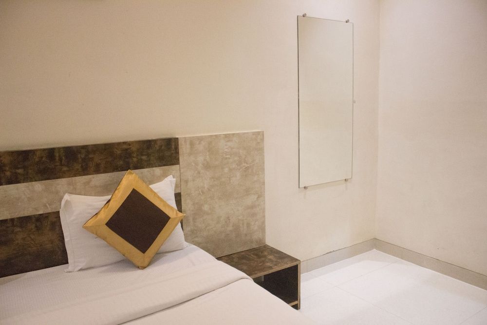 Мумбаи: Hotel Embassy Grand