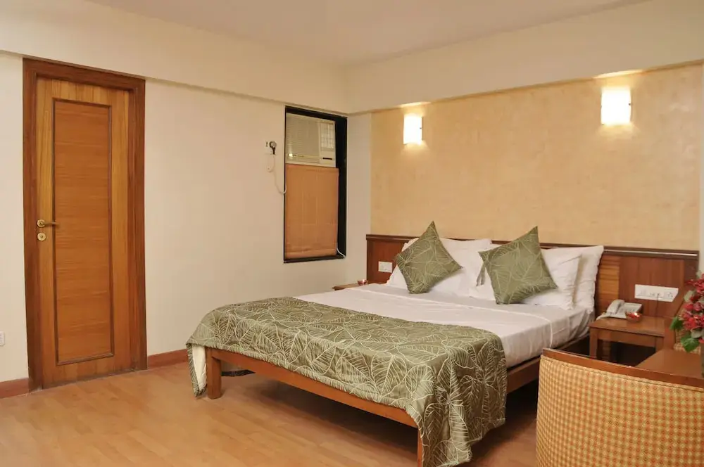 Ширди: Hotel Goradia