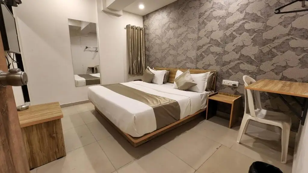 Раджкот: Hotel Nova Shine