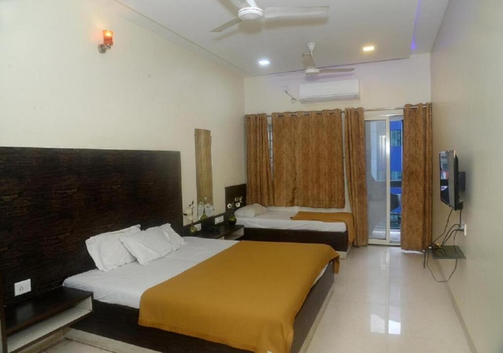 Пуна: Hotel Radhika Pune