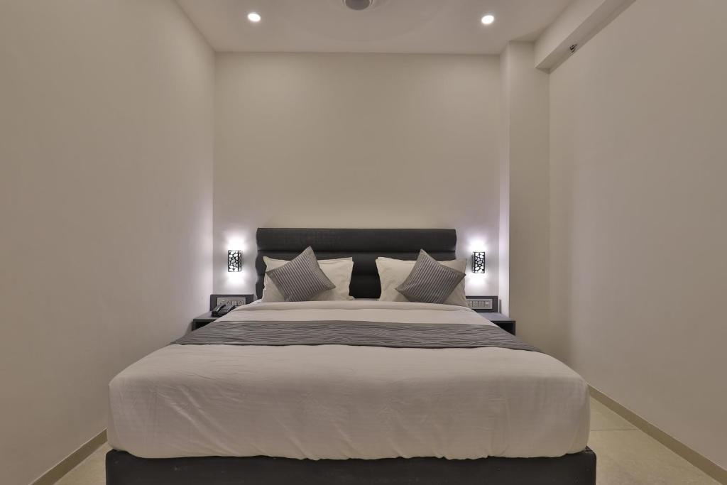 Раджкот: Nova Hotel New Crossroad