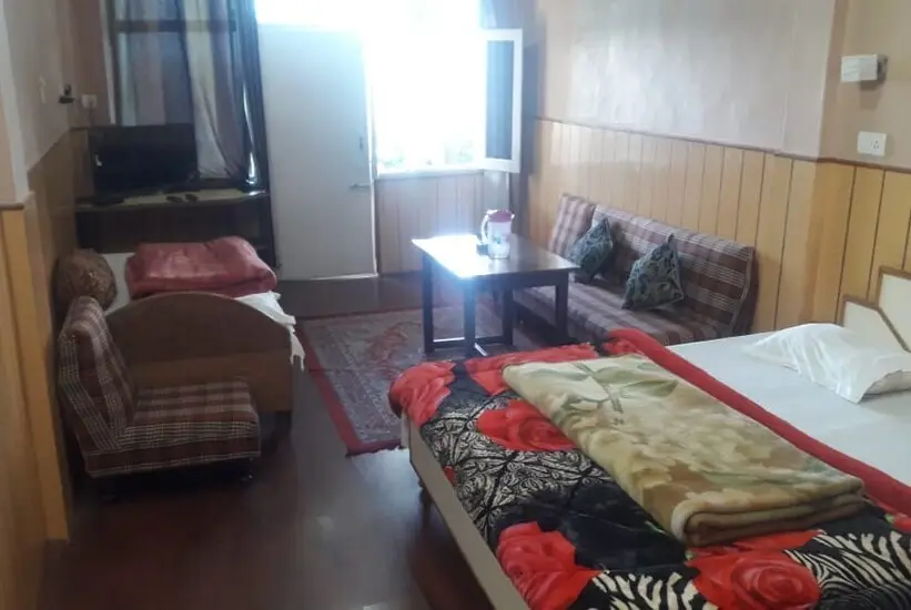 Сукха: Savoy Hotel