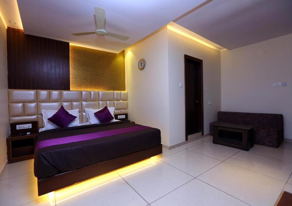 Тхане: Hotel Dwarka Residency