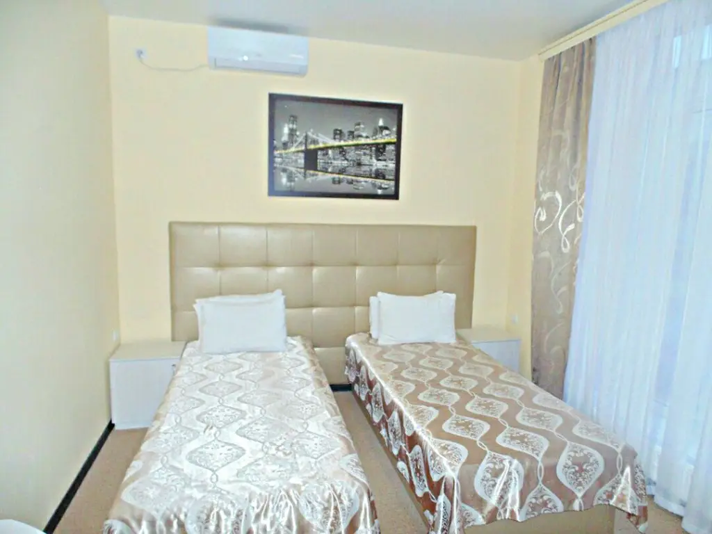 Симферополь: Гостевой дом  5 Avenue