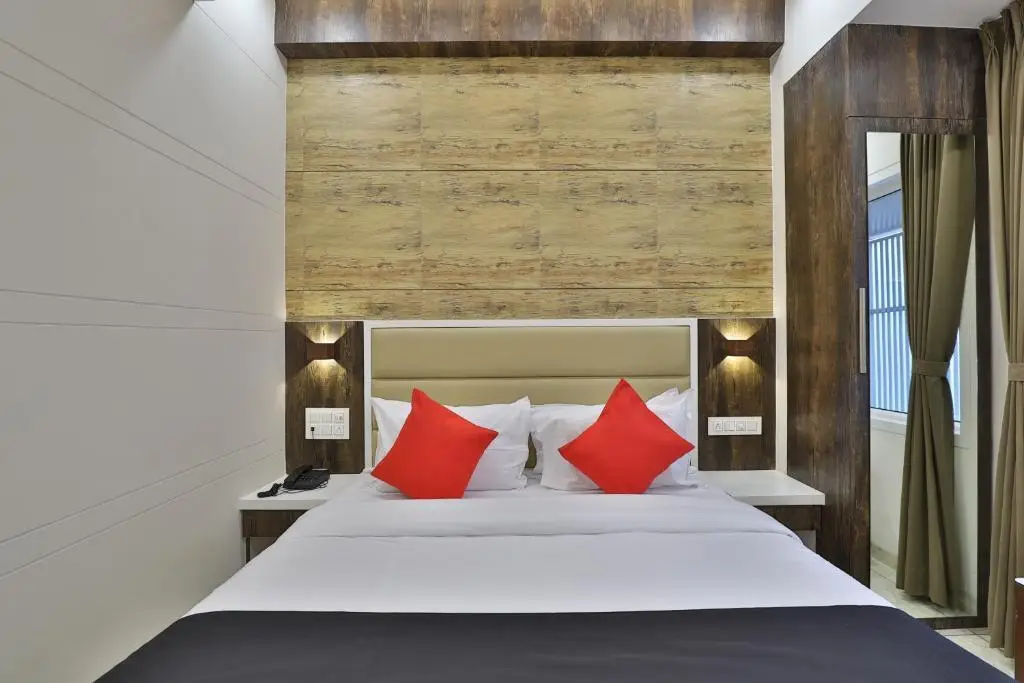 Сурат: Hotel Royal Treat