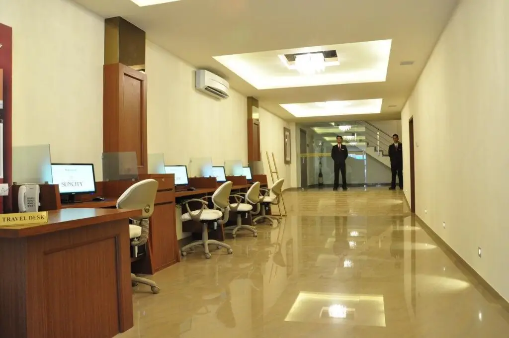 Сурат: Hotel Suncity