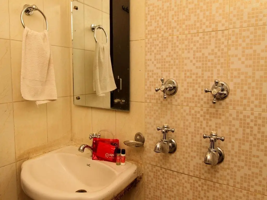 Праяградж: Hotel Valentines