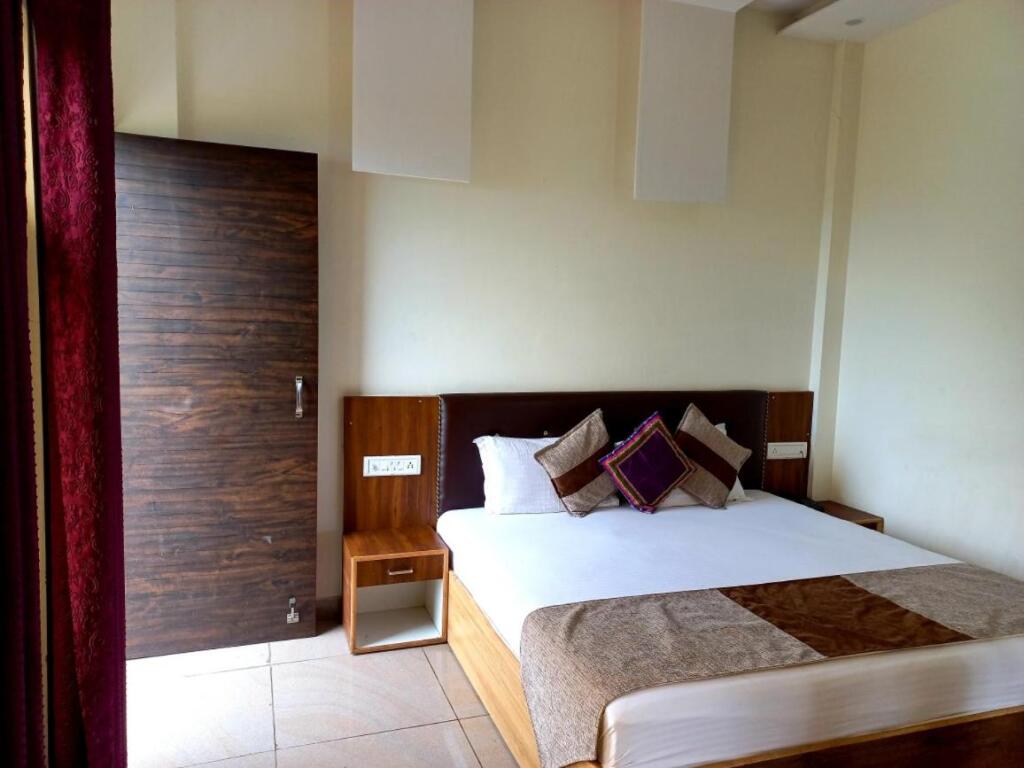 Чубаттакхал: Sunny Pines Resort
