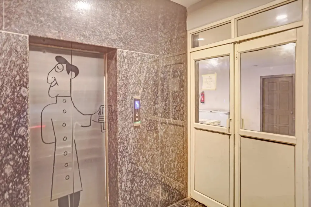 Праяградж: Holidayy Inn
