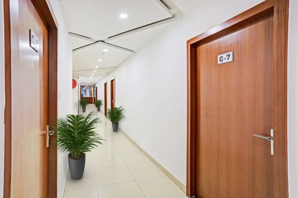 Варанаси: Townhouse 1049 Super Three Premium