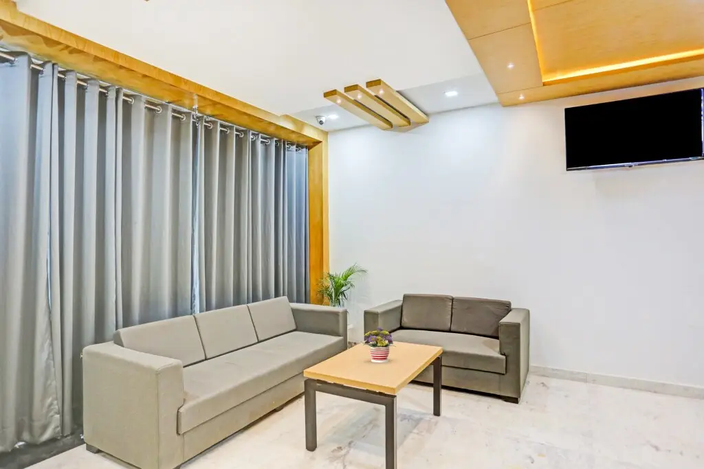 Варанаси: Townhouse 1049 Super Three Premium