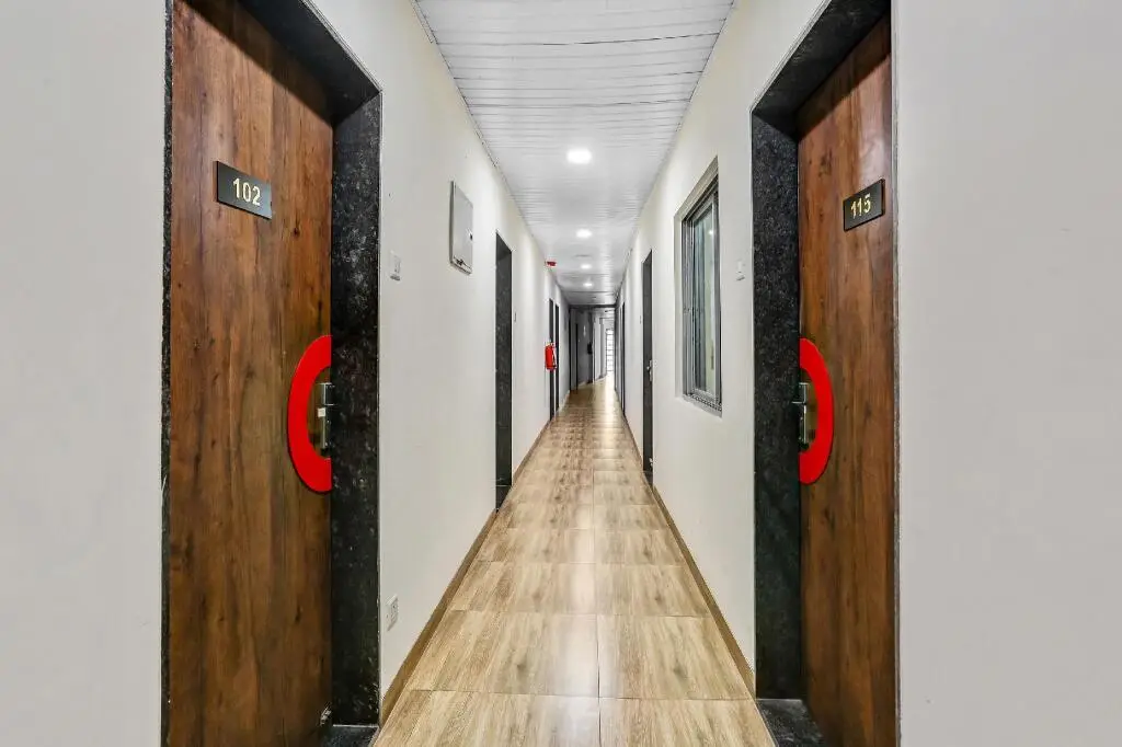 Мумбаи: Collection O 84249 Hotel Ulife