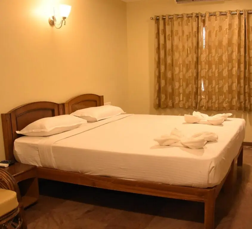 Соманур: Poppys Tower Tiruppur