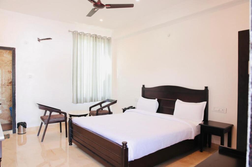 Садри: The Lal Bagh Resort