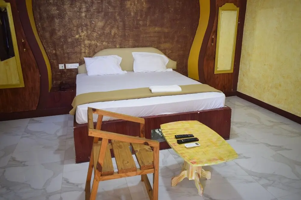 Маиладутурай: Navagiraga Resorts & Hotel