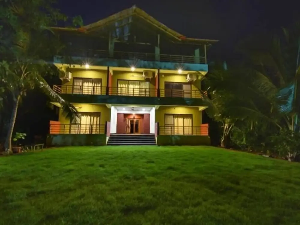 Laguna Beach Resort Murud — фото 1