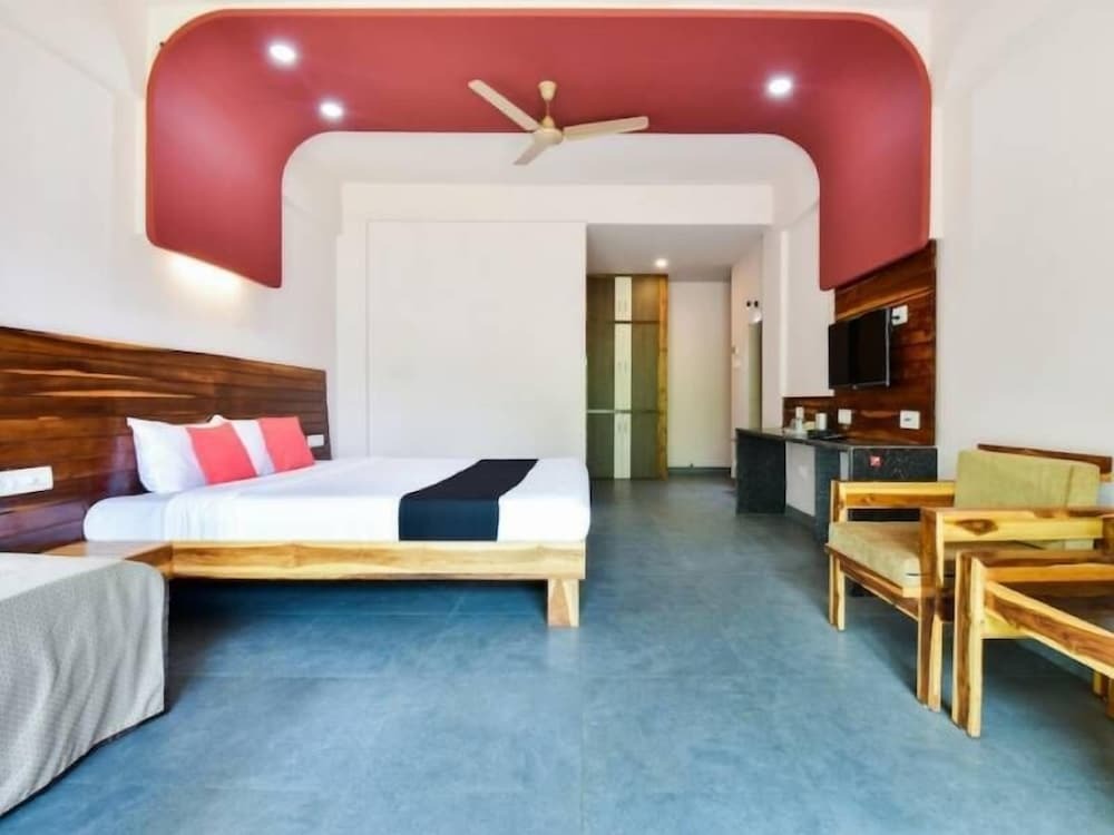 Даполи: Laguna Beach Resort Murud
