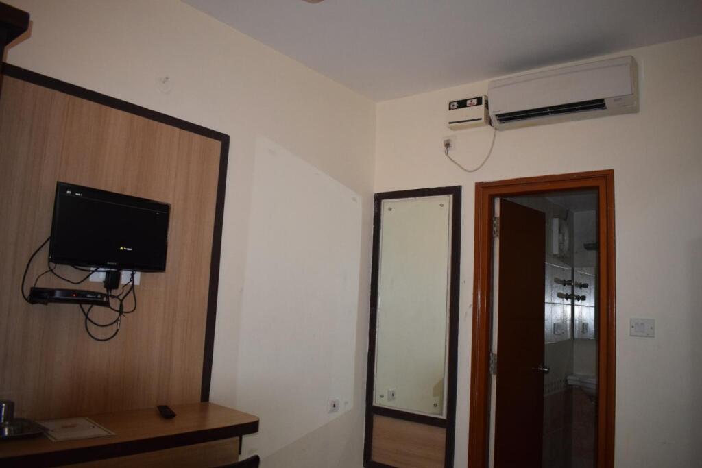 Пудучерри: Treebo Golden Inn, 700 Mtrs From Promenade Beach