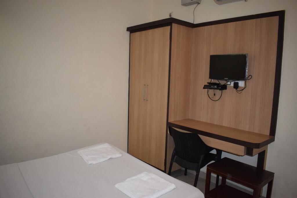 Пудучерри: Treebo Golden Inn, 700 Mtrs From Promenade Beach