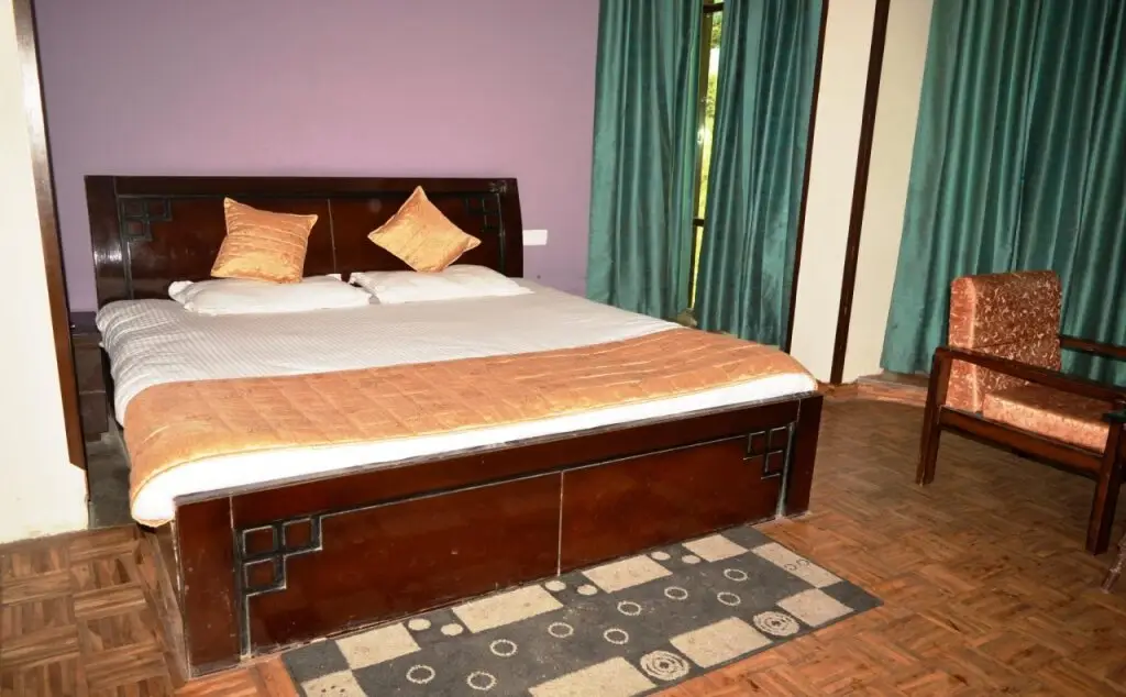 Прем-Нагар: Hotel Burans Residency