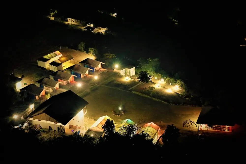 Крепость Ramnagar: Taarini Corbett