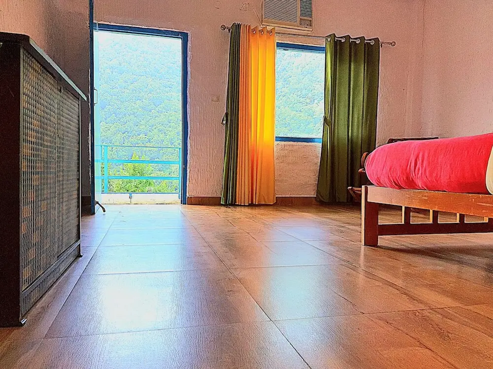 Крепость Ramnagar: Taarini Corbett