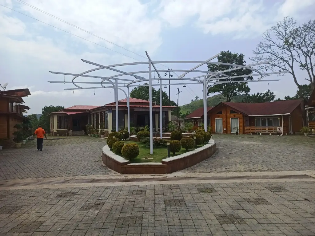 Шиллонг: Ri Snat Sgni Orchid Resort