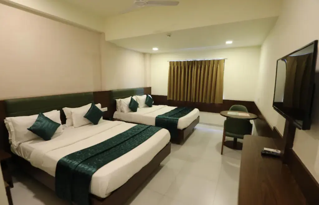 Сурат: GreenOtel Rooms Hazira Surat