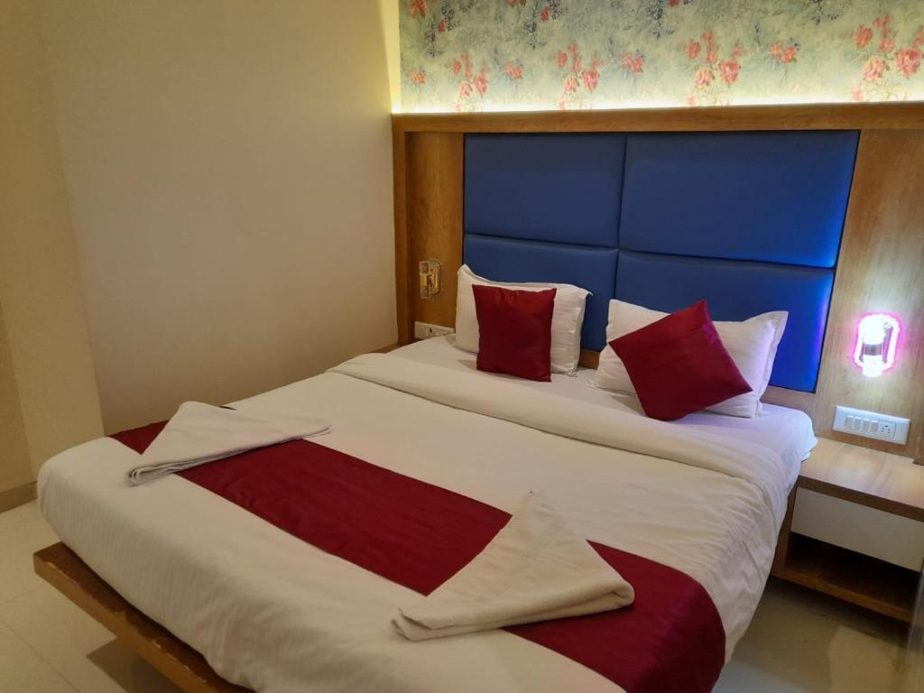 Тхане: Hotel Shubharambh Lodging & Boarding By WB Inn
