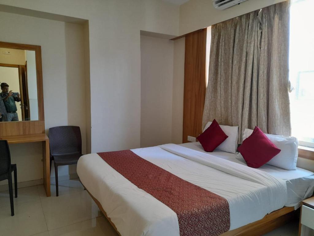 Тхане: Hotel Shubharambh Lodging & Boarding By WB Inn