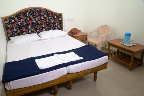 Тирупати: VIHAS INN (pvr residency)