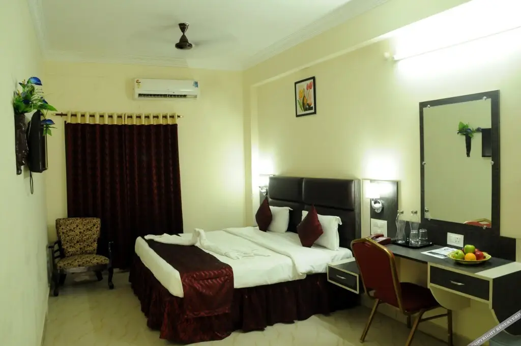 Тирупати: VIHAS INN (pvr residency)