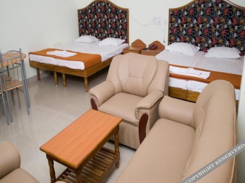 Тирупати: VIHAS INN (pvr residency)