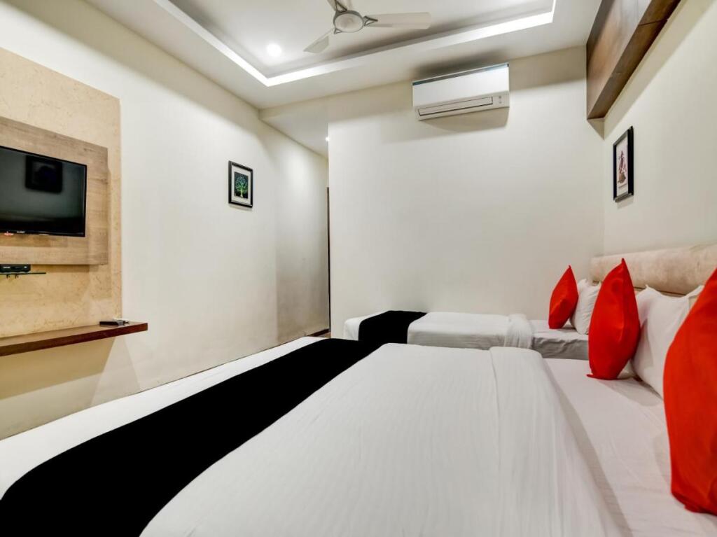 Удджайн: Anandam Club And Resort