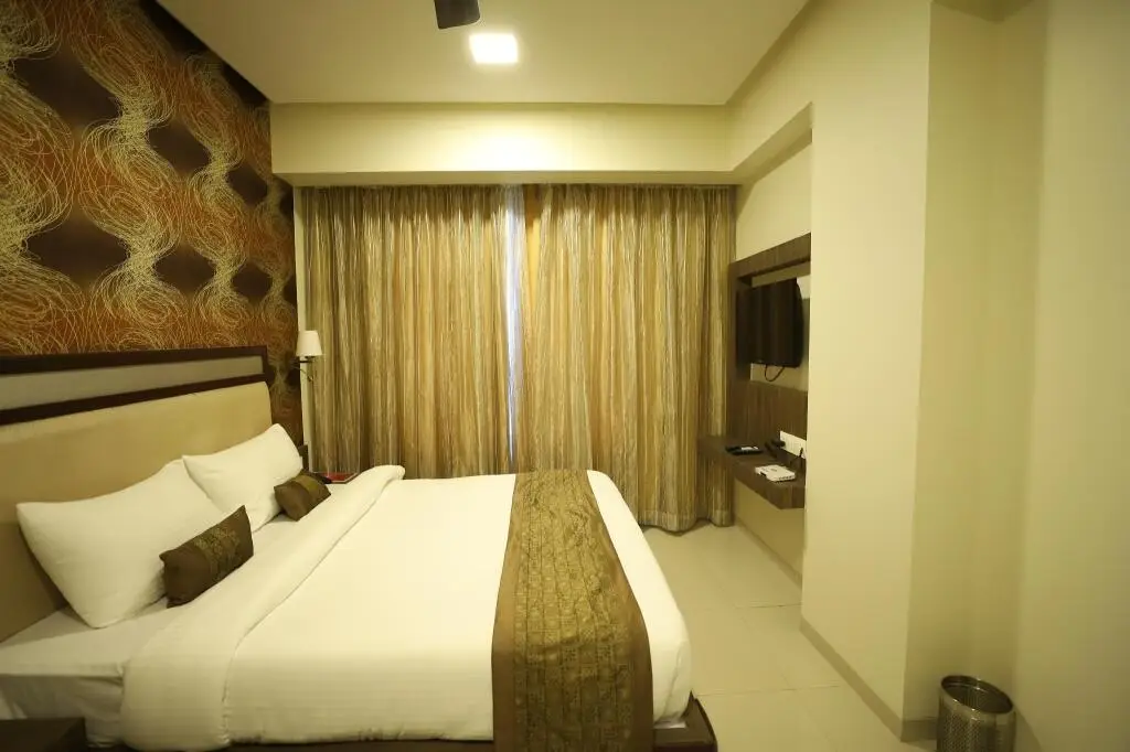 Нашик: Hotel Seven Sky