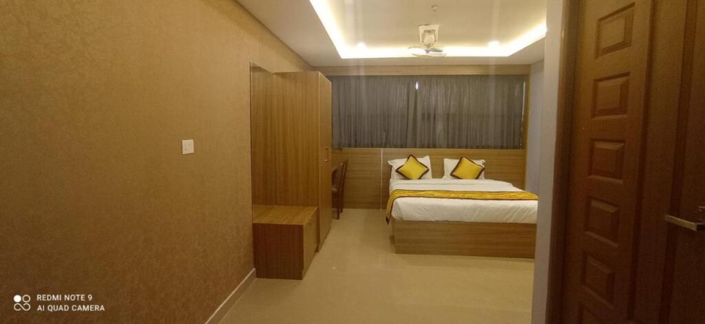 Payyanur: Hotel Emirates