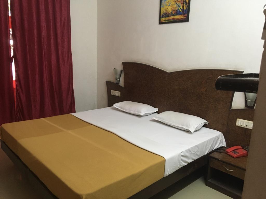 Пимпри-Чинчвад: Hotel Ashoka Deluxe