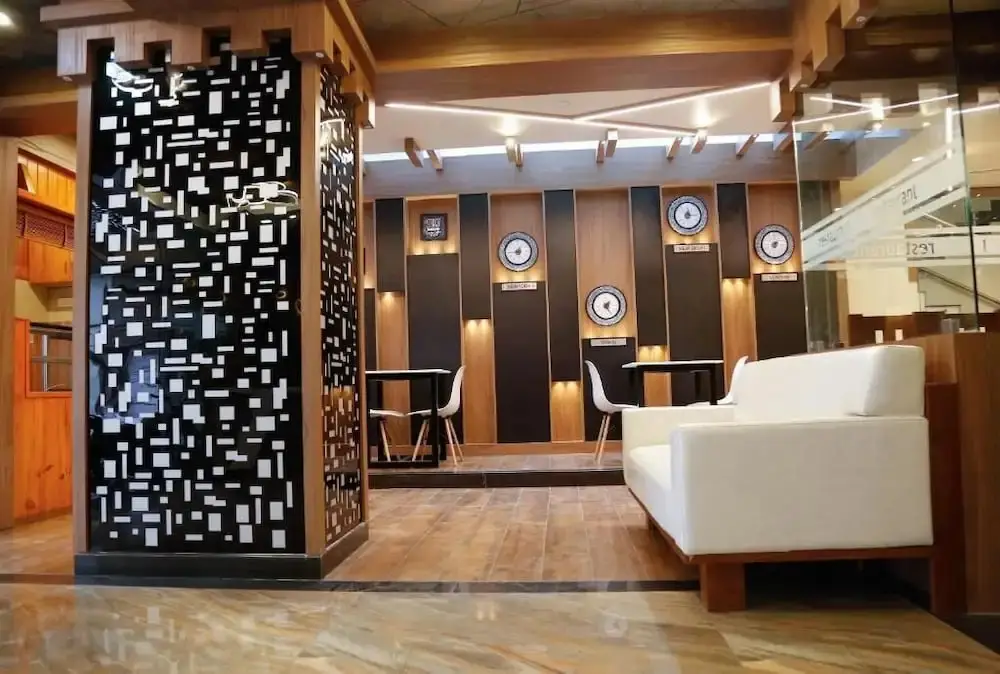 Кумили: Hotel Crystals Cove