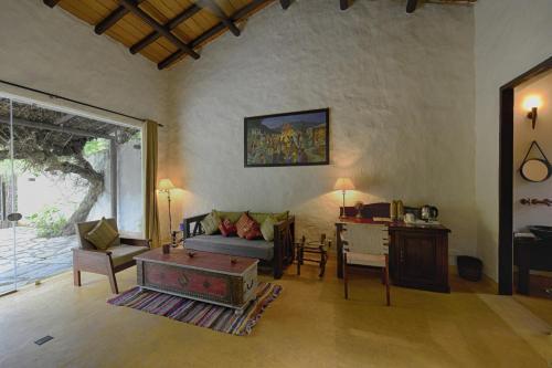Крепость Ramnagar: Paatlidun Safari Lodge, Jim Corbett