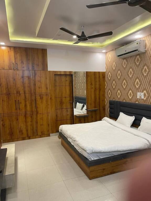 Rohtak: Udiksh Hotel and Restaurants