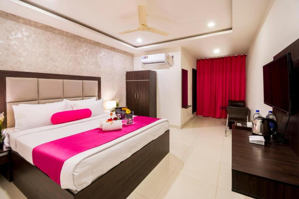 Шамшабад: Hotel Signature Airport Zone Shamshabad Hyderabad