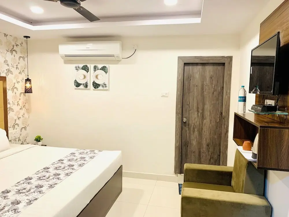 Шамшабад: Hotel Oak by signature Airport Zone