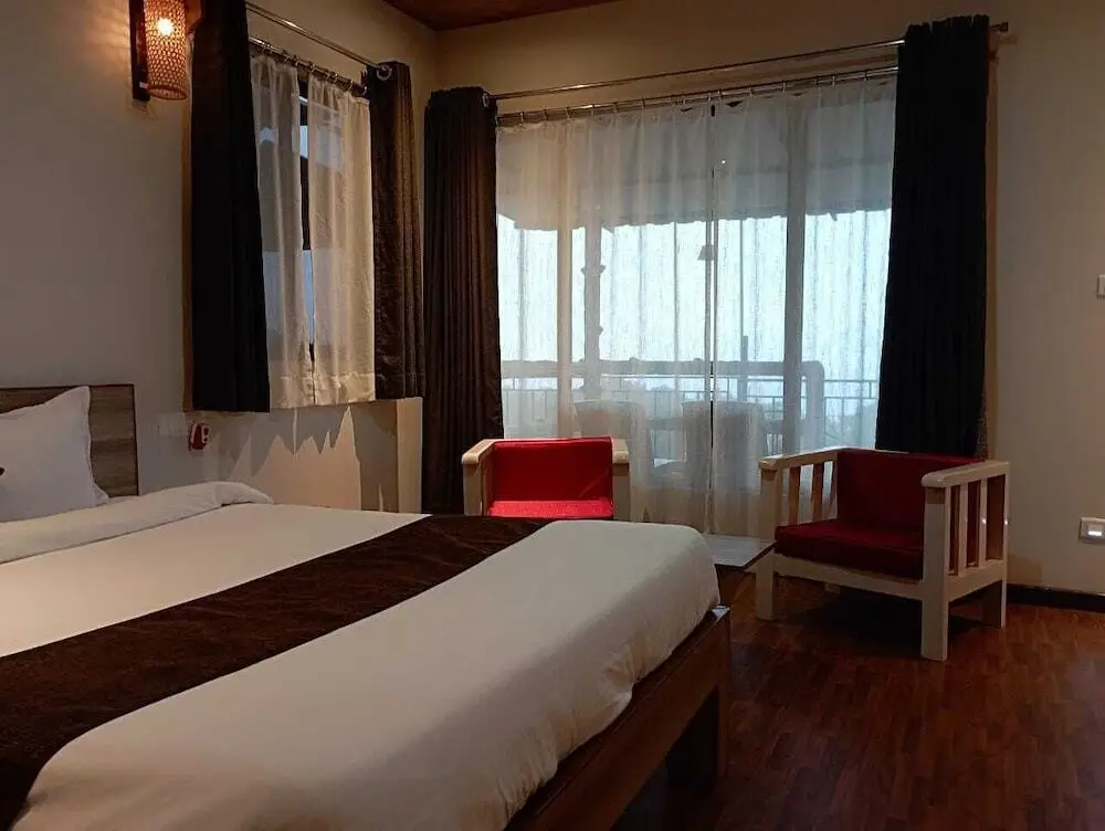 Шиллонг: La Nicholas Dei Da Kine Resort