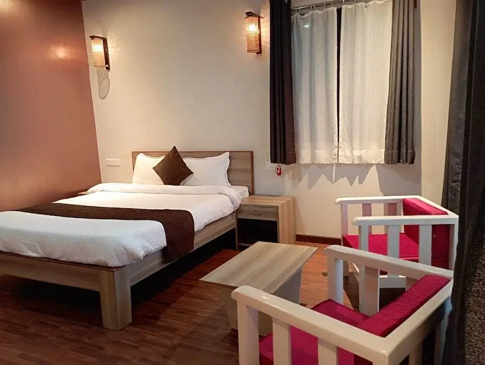 Шиллонг: La Nicholas Dei Da Kine Resort
