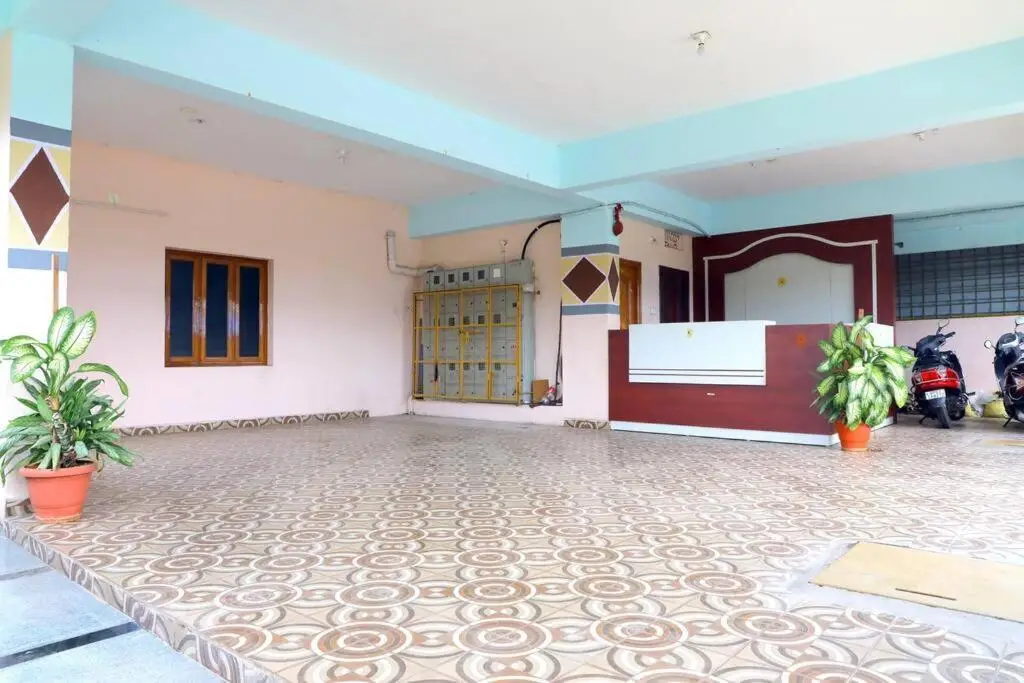Тирупати: Sls Home Stay